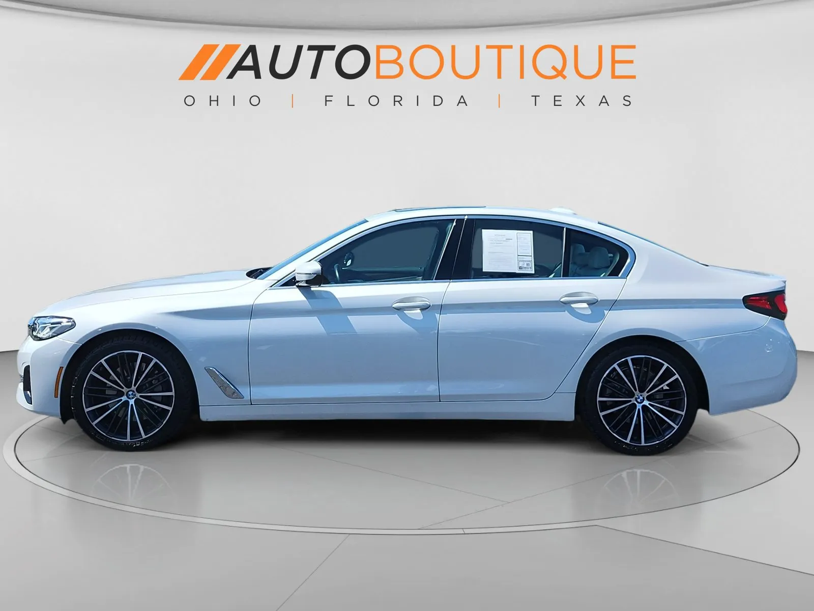BMW 5 Series photo 2