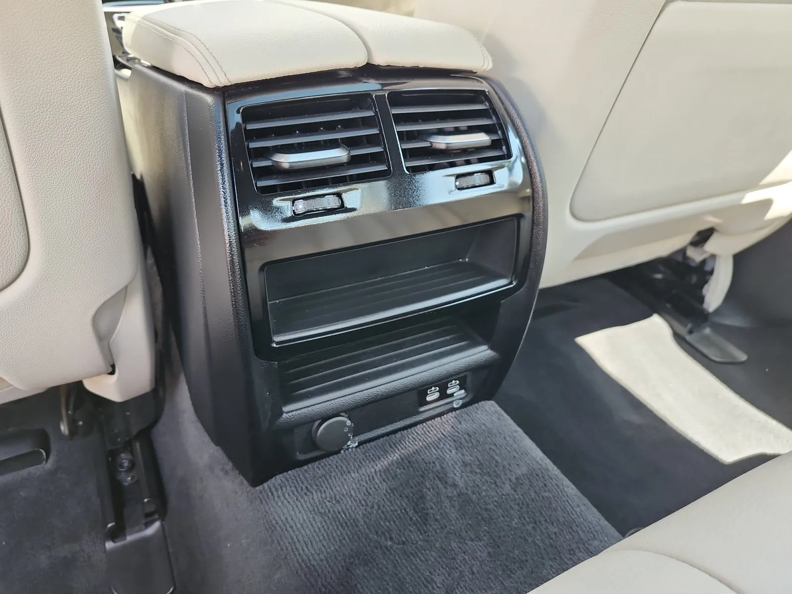 BMW 5 Series photo 13