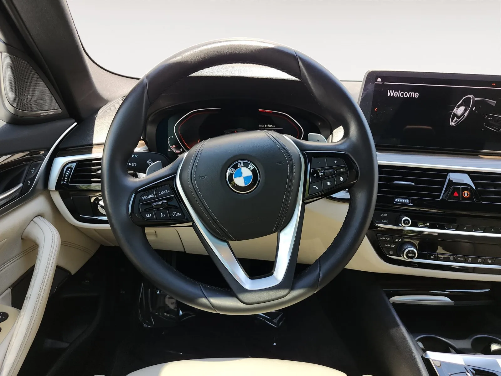 BMW 5 Series photo 12