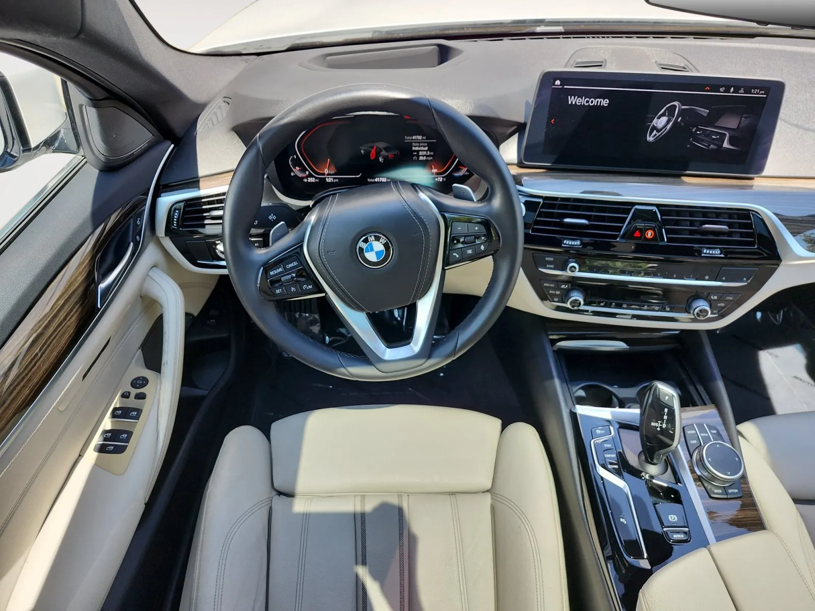 BMW 5 Series photo 10