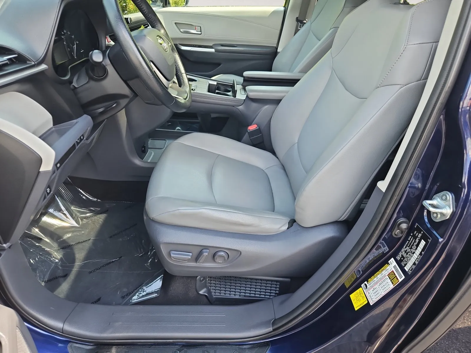 Toyota Sienna photo 9