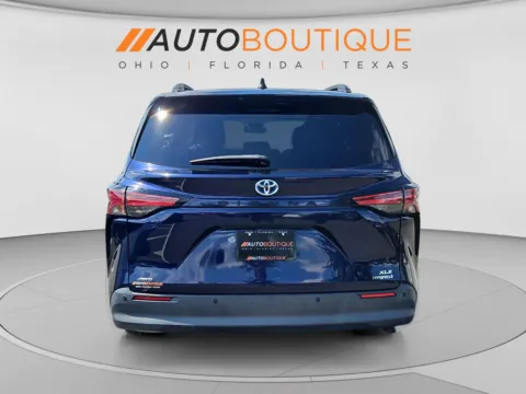 More photos of 2021 Toyota Sienna XLE at Auto Boutique Ohio, OH