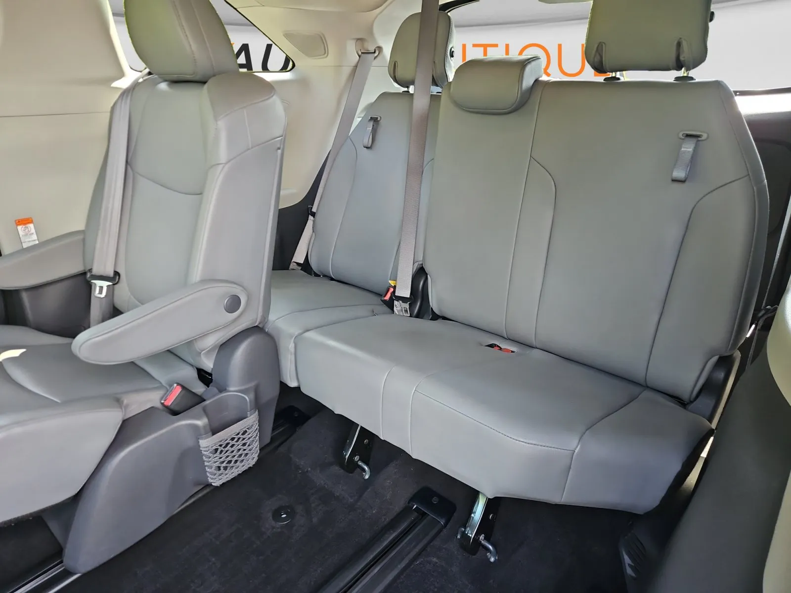 Toyota Sienna photo 14