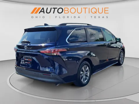 More photos of 2021 Toyota Sienna XLE at Auto Boutique Ohio, OH
