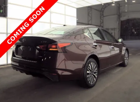 More photos of 2023 Nissan Altima 2.5 SV at Auto Boutique Ohio, OH