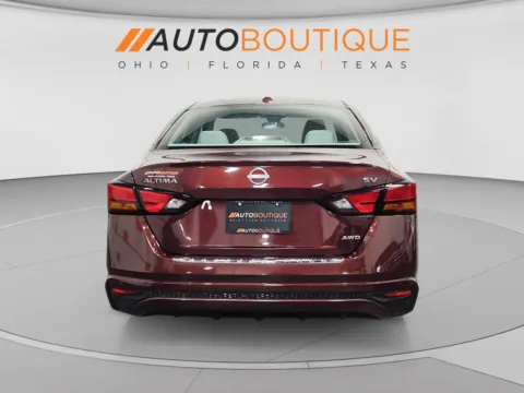 More photos of 2023 Nissan Altima 2.5 SV at Auto Boutique Ohio, OH