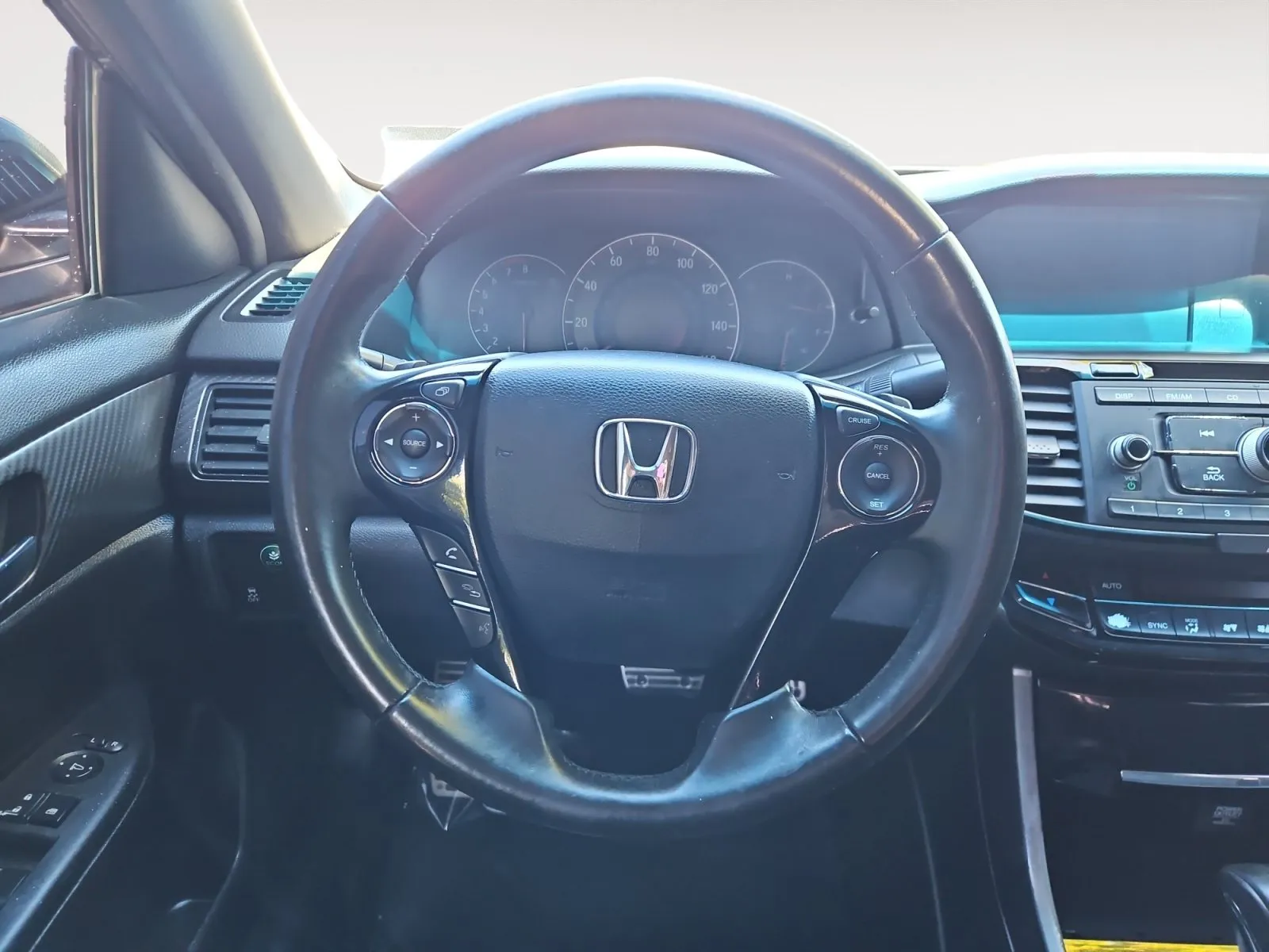 Honda Accord photo 12