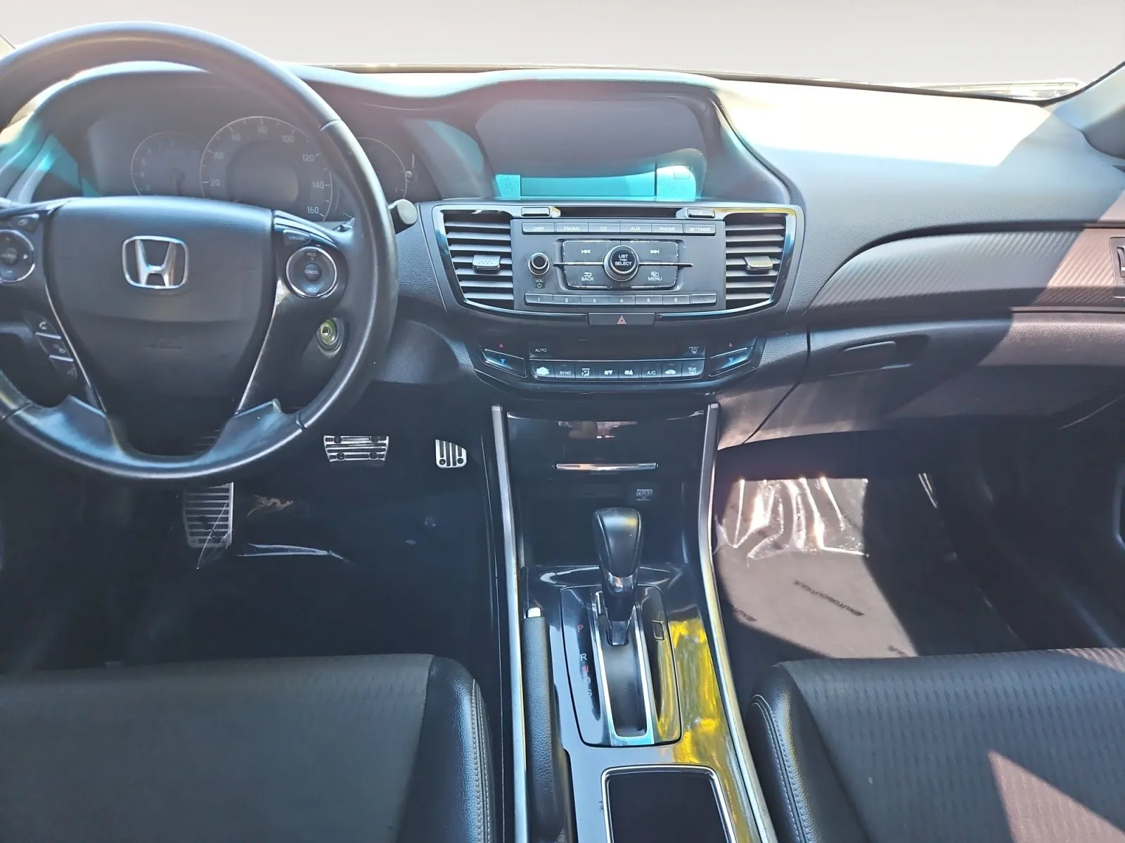 Honda Accord photo 11