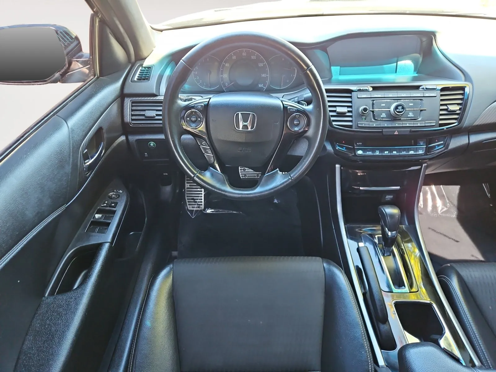 Honda Accord photo 10