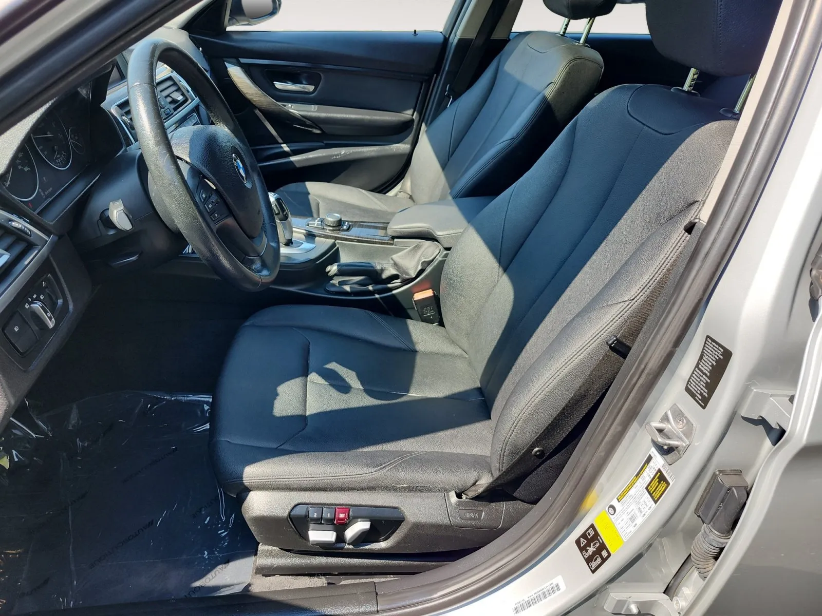 BMW 3 Series photo 6
