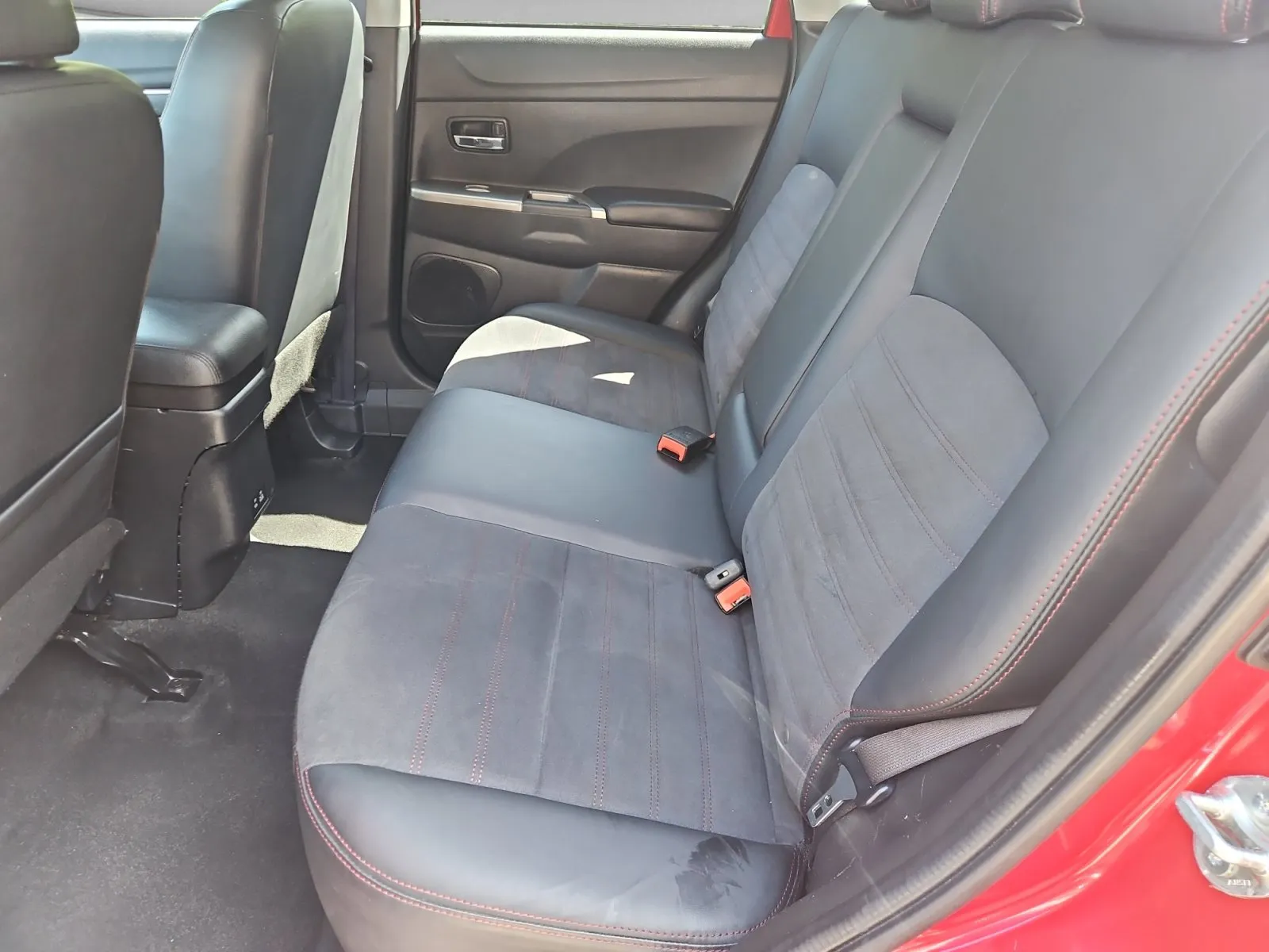 Mitsubishi Outlander Sport photo 14