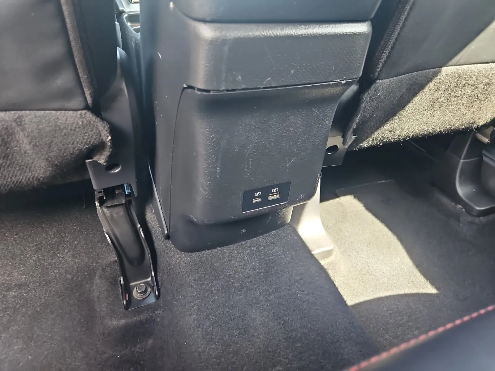 Mitsubishi Outlander Sport photo 13