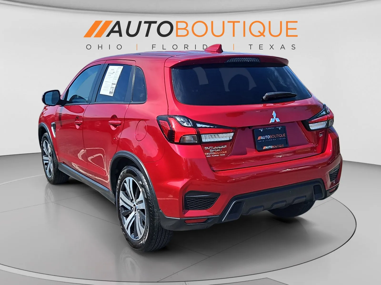 Mitsubishi Outlander Sport photo 3