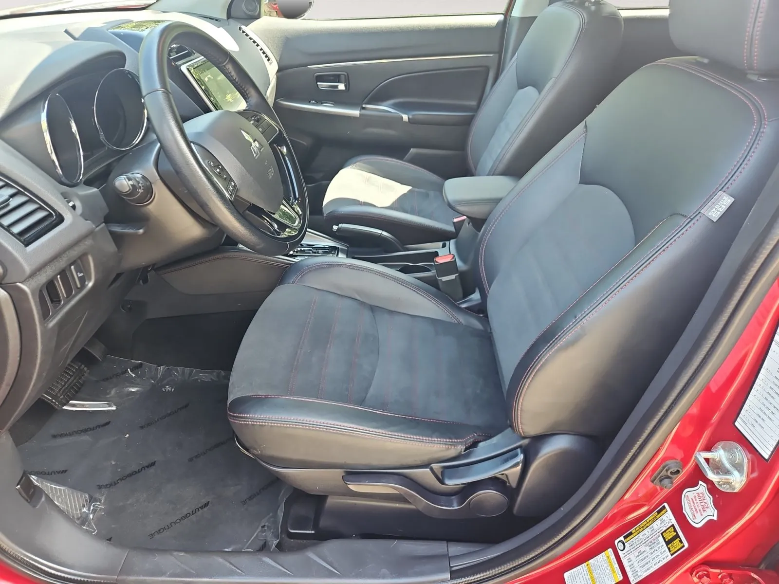 Mitsubishi Outlander Sport photo 9