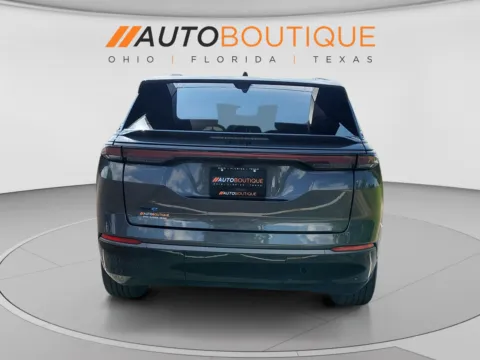More photos of 2024 Jeep Wagoneer S Launch Edition at Auto Boutique Ohio, OH