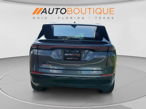 More photos of 2024 Jeep Wagoneer S Launch Edition at Auto Boutique Ohio, OH
