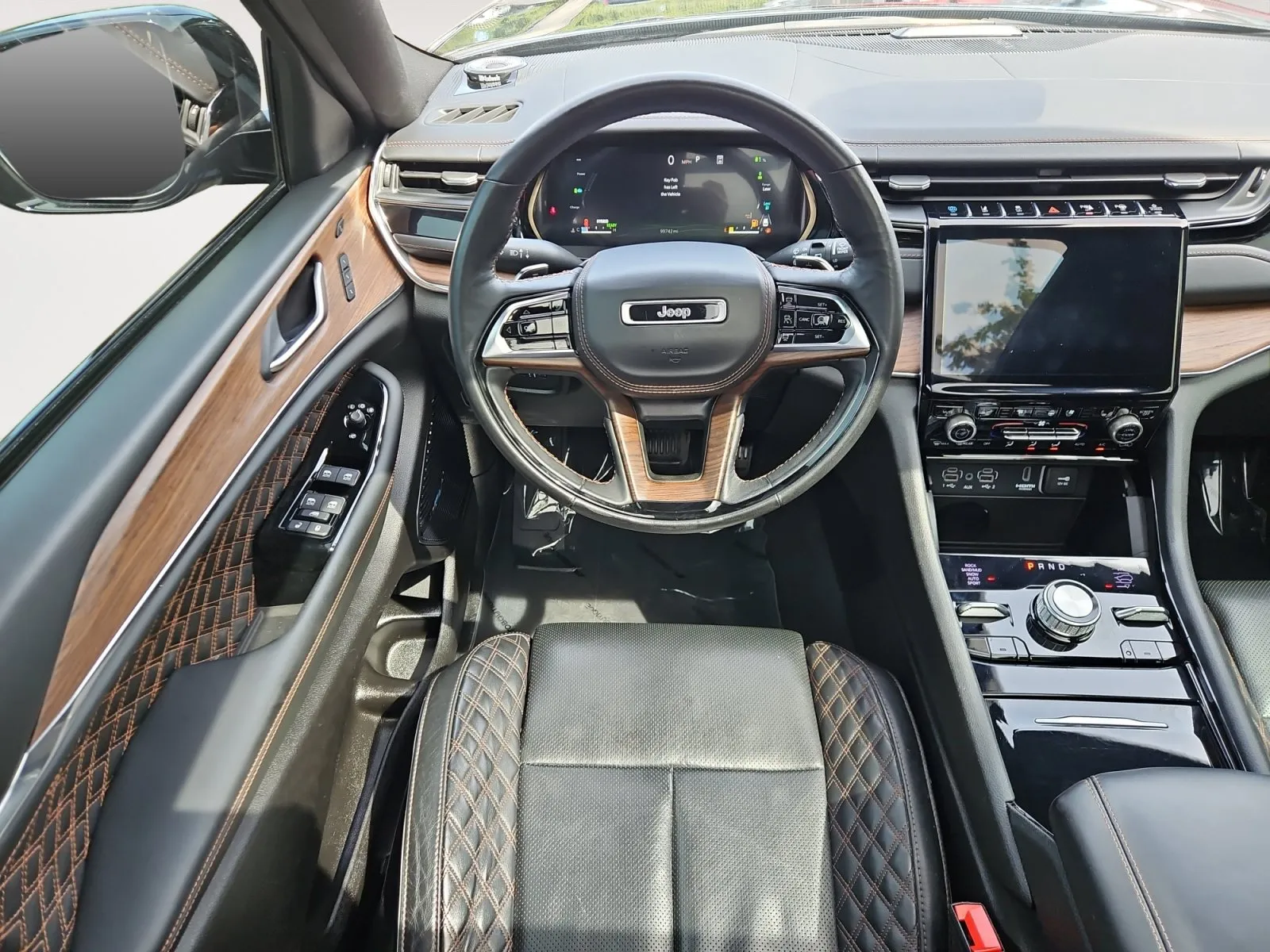 Jeep Grand Cherokee photo 10