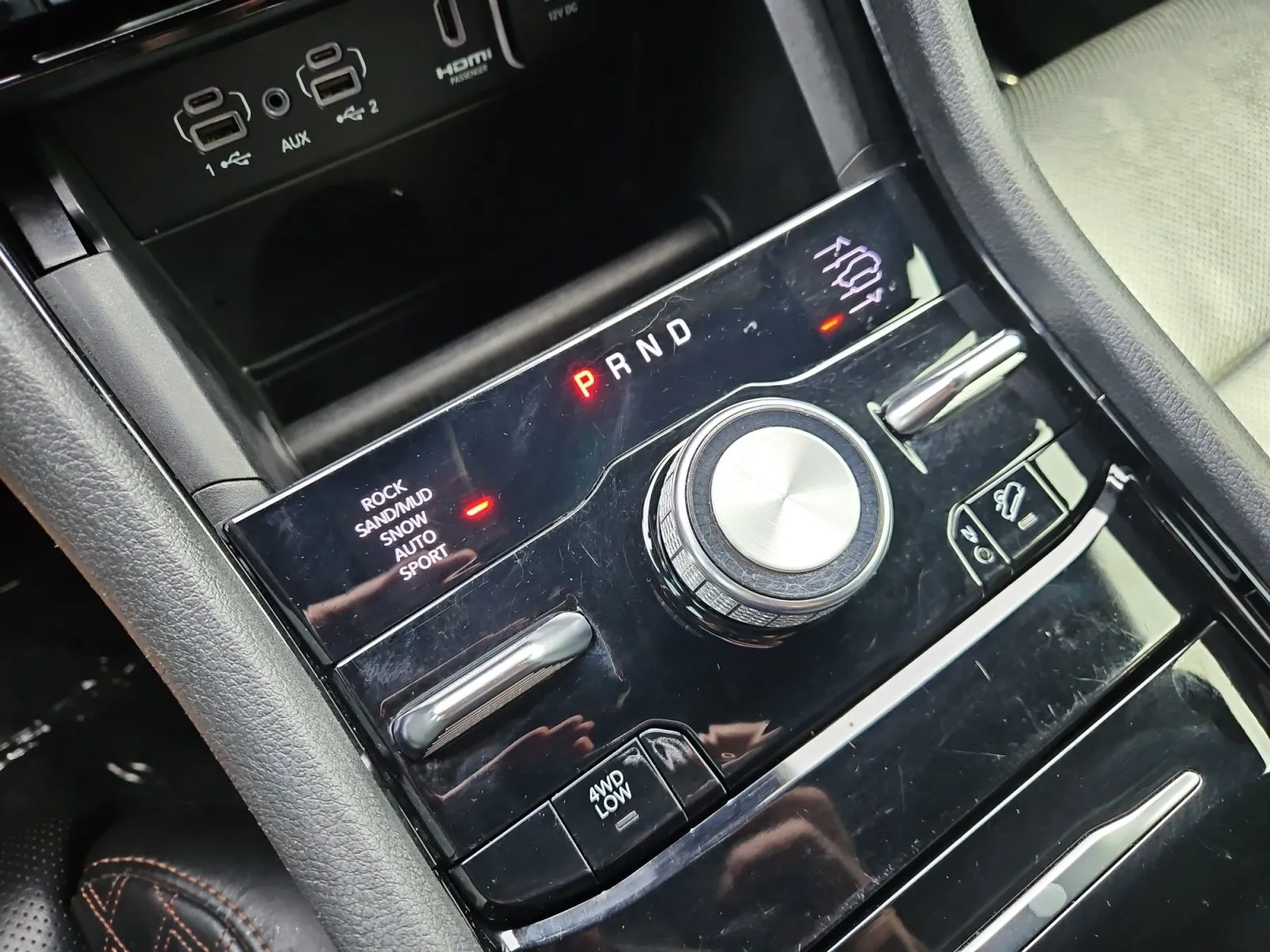Jeep Grand Cherokee photo 26