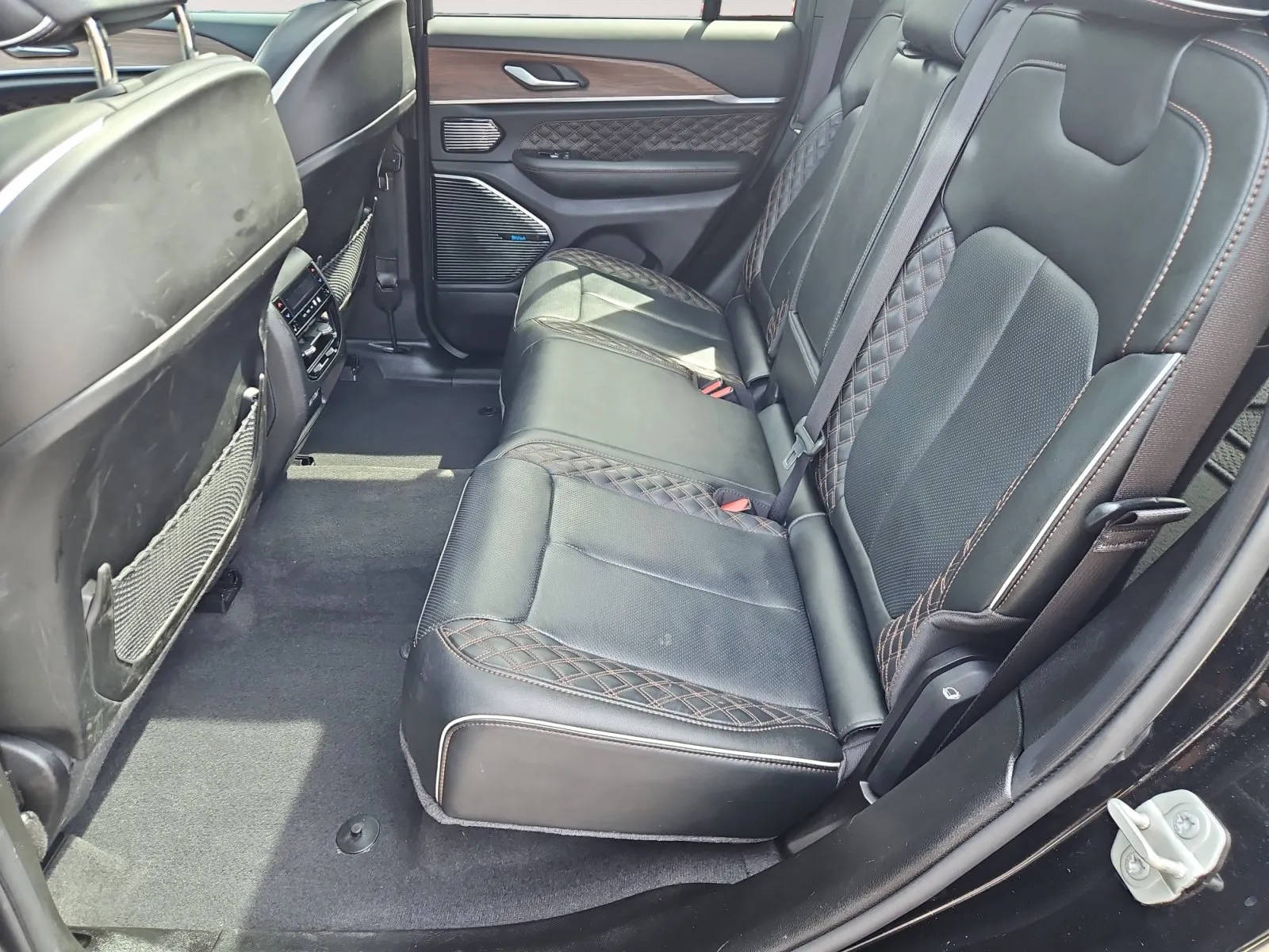 Jeep Grand Cherokee photo 13