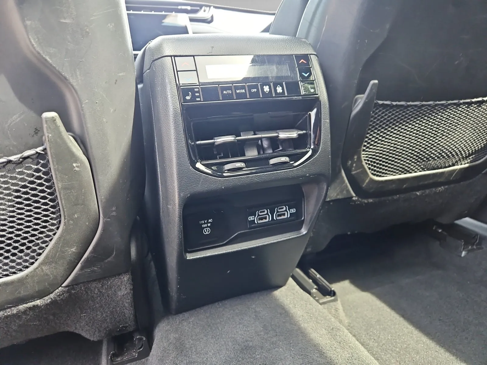 Jeep Grand Cherokee photo 14