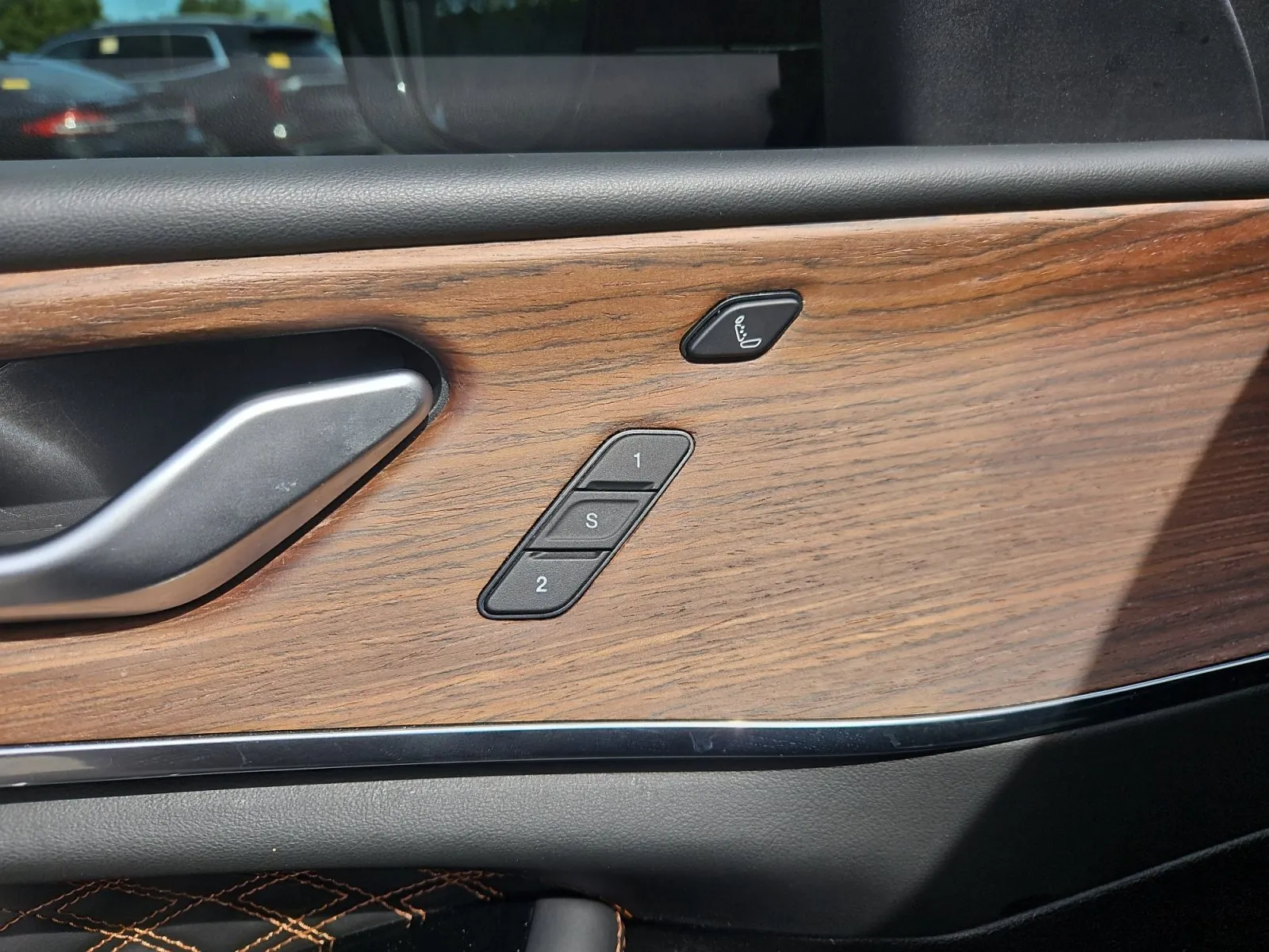 Jeep Grand Cherokee photo 16