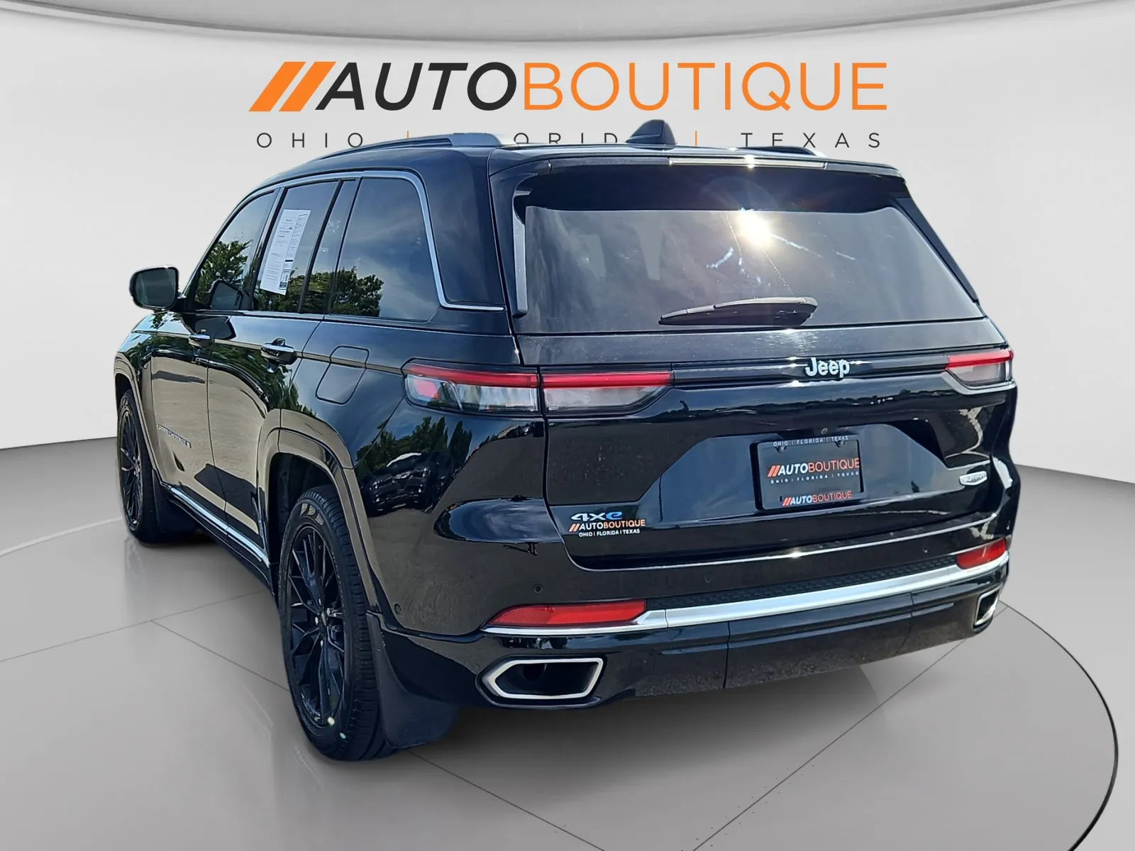 Jeep Grand Cherokee photo 3