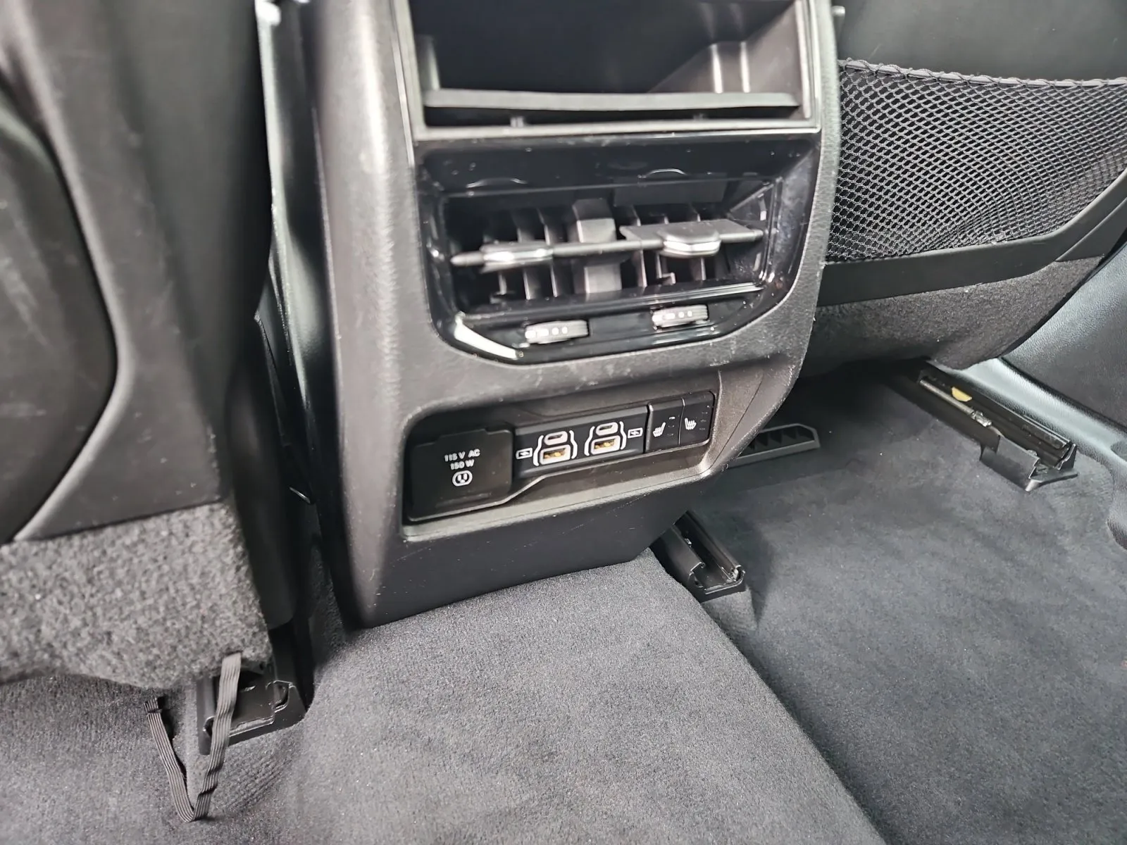 Jeep Grand Cherokee photo 13