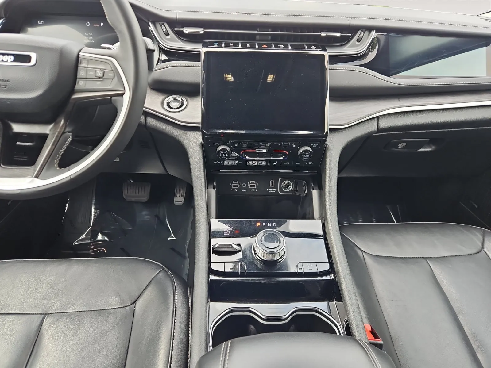 Jeep Grand Cherokee photo 11