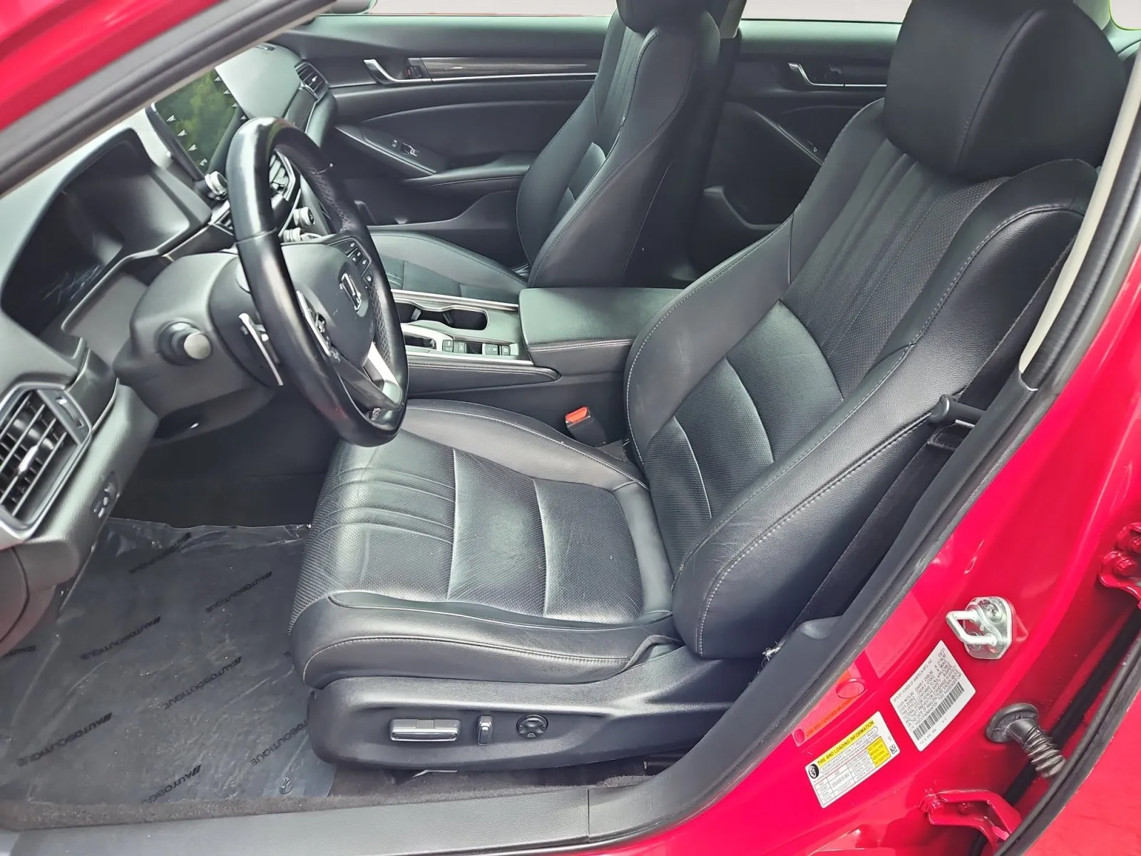 Honda Accord photo 9