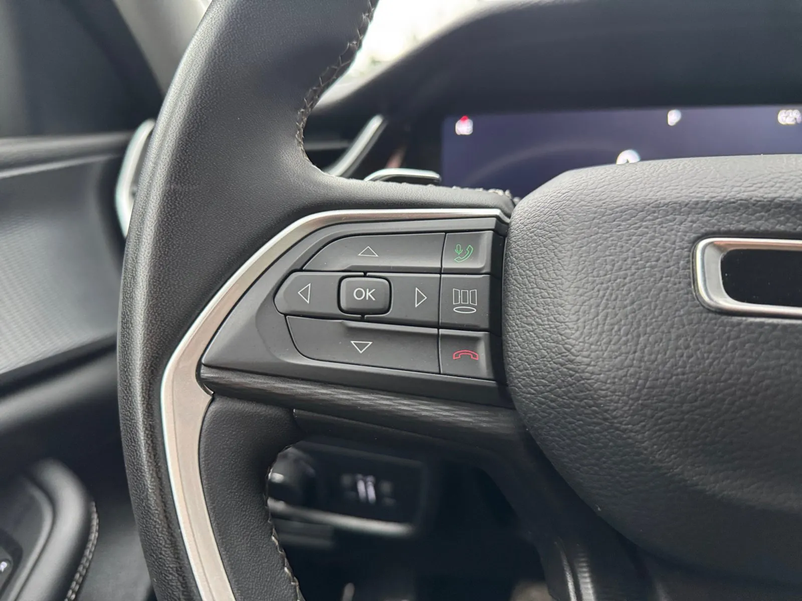 Jeep Grand Cherokee L photo 26
