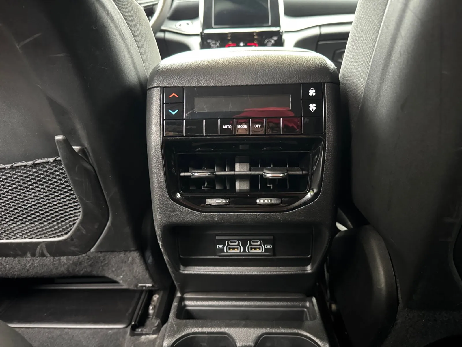 Jeep Grand Cherokee L photo 13