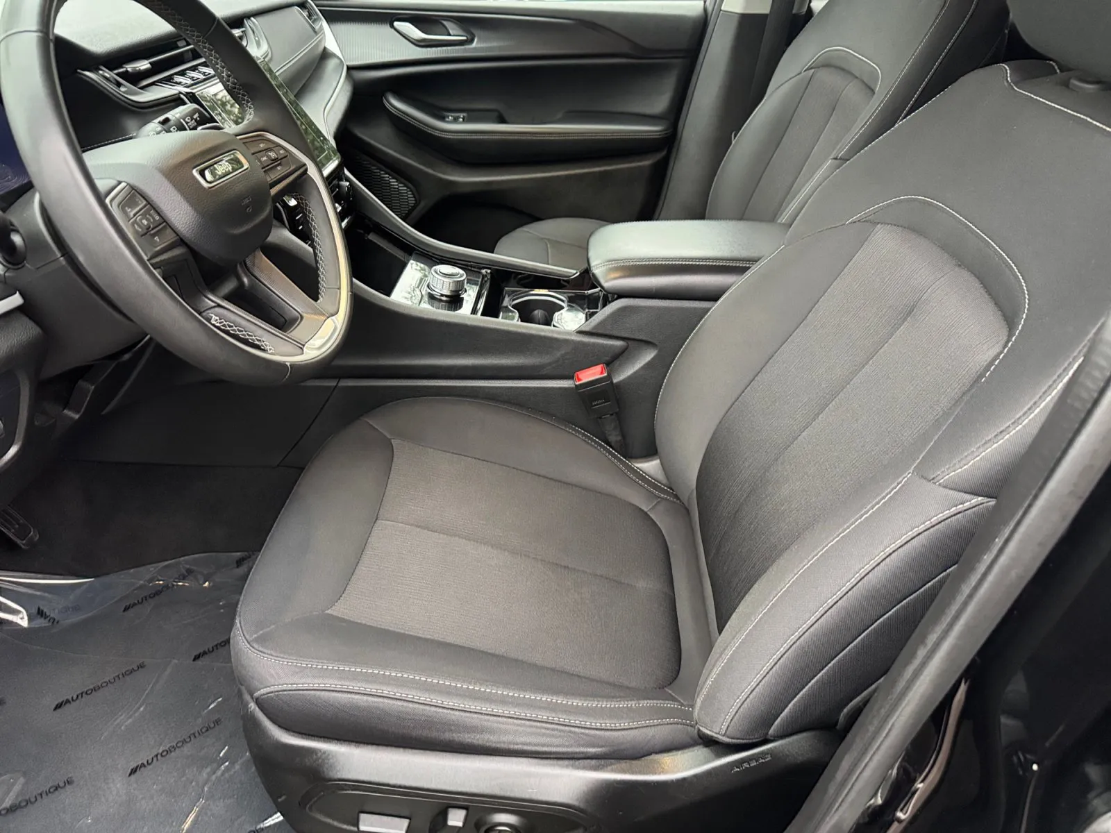 Jeep Grand Cherokee L photo 9
