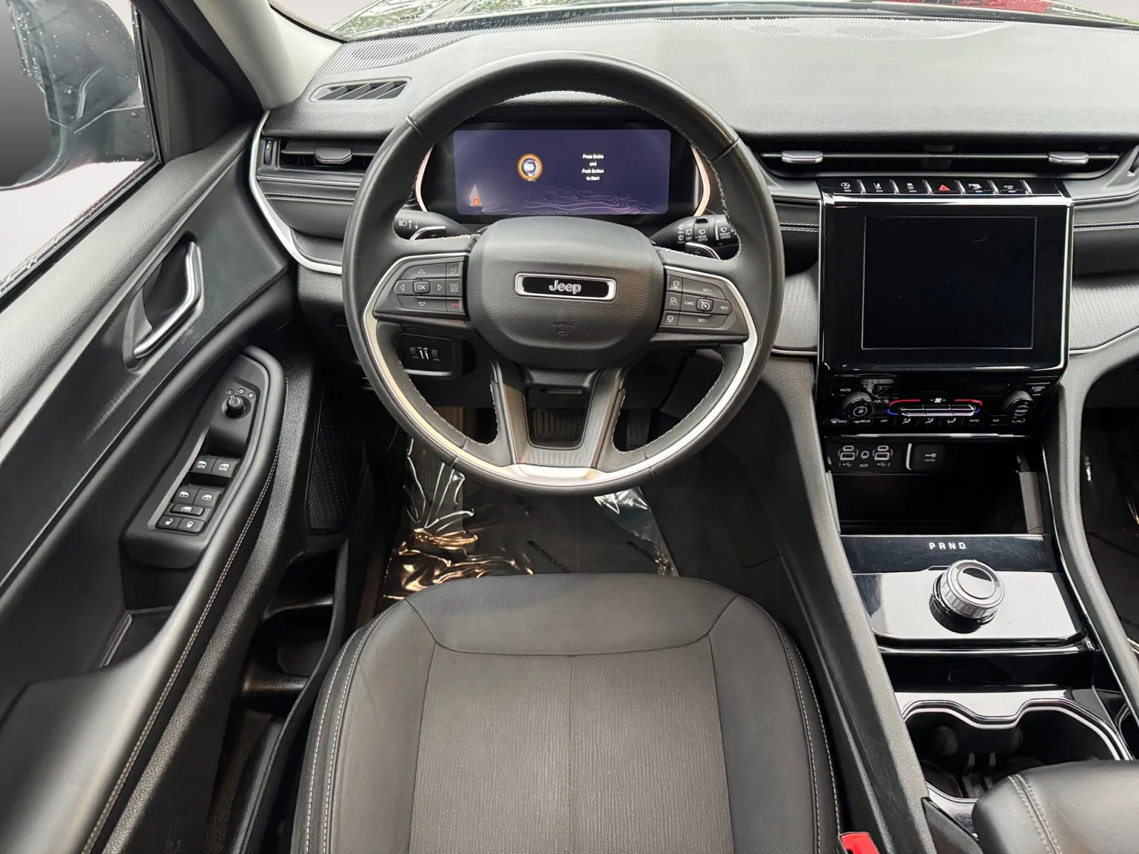 Jeep Grand Cherokee L photo 10