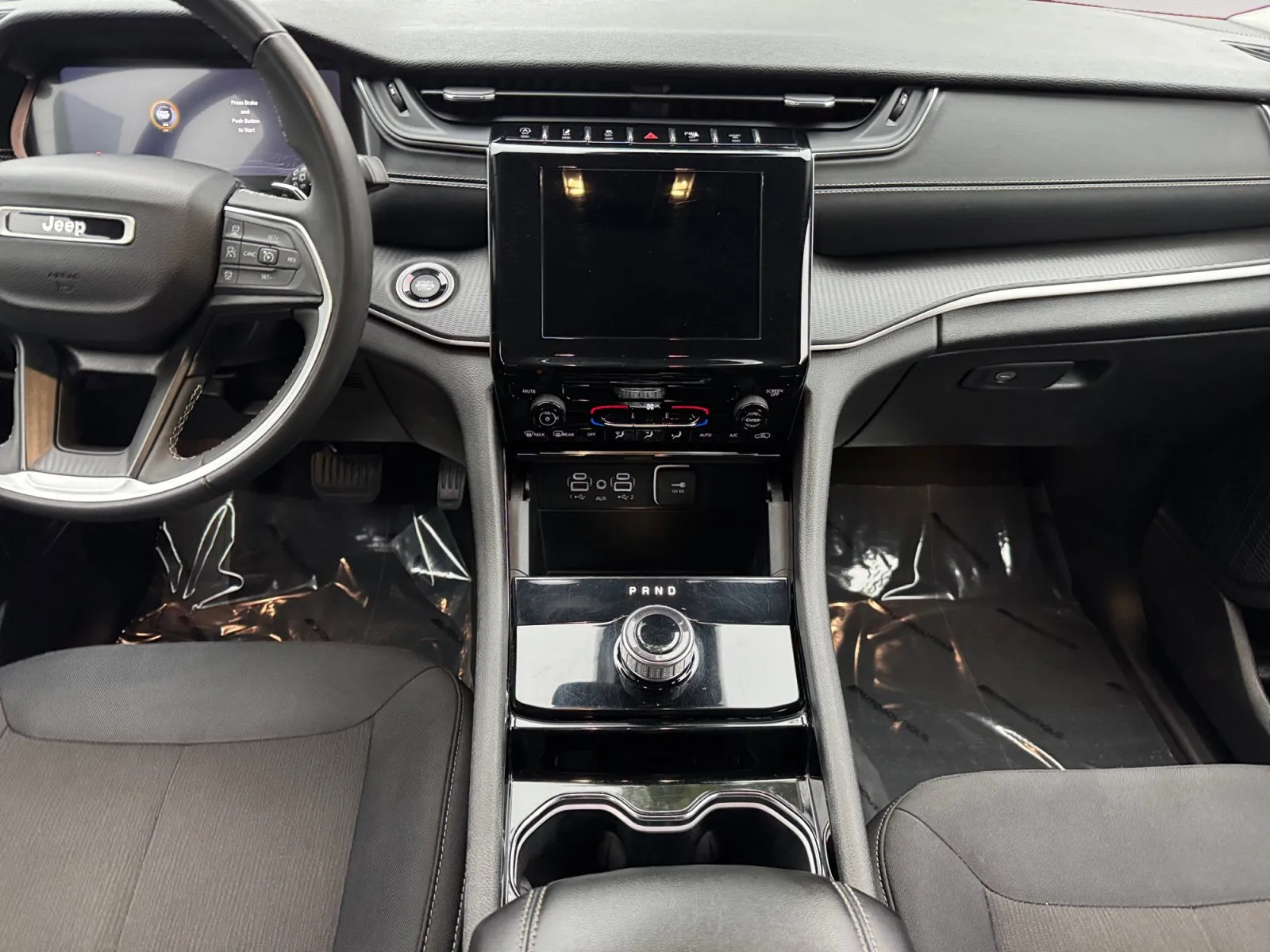 Jeep Grand Cherokee L photo 11