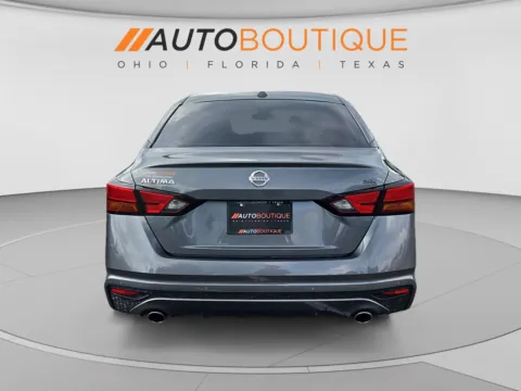 More photos of 2020 Nissan Altima 2.5 SR at Auto Boutique Ohio, OH
