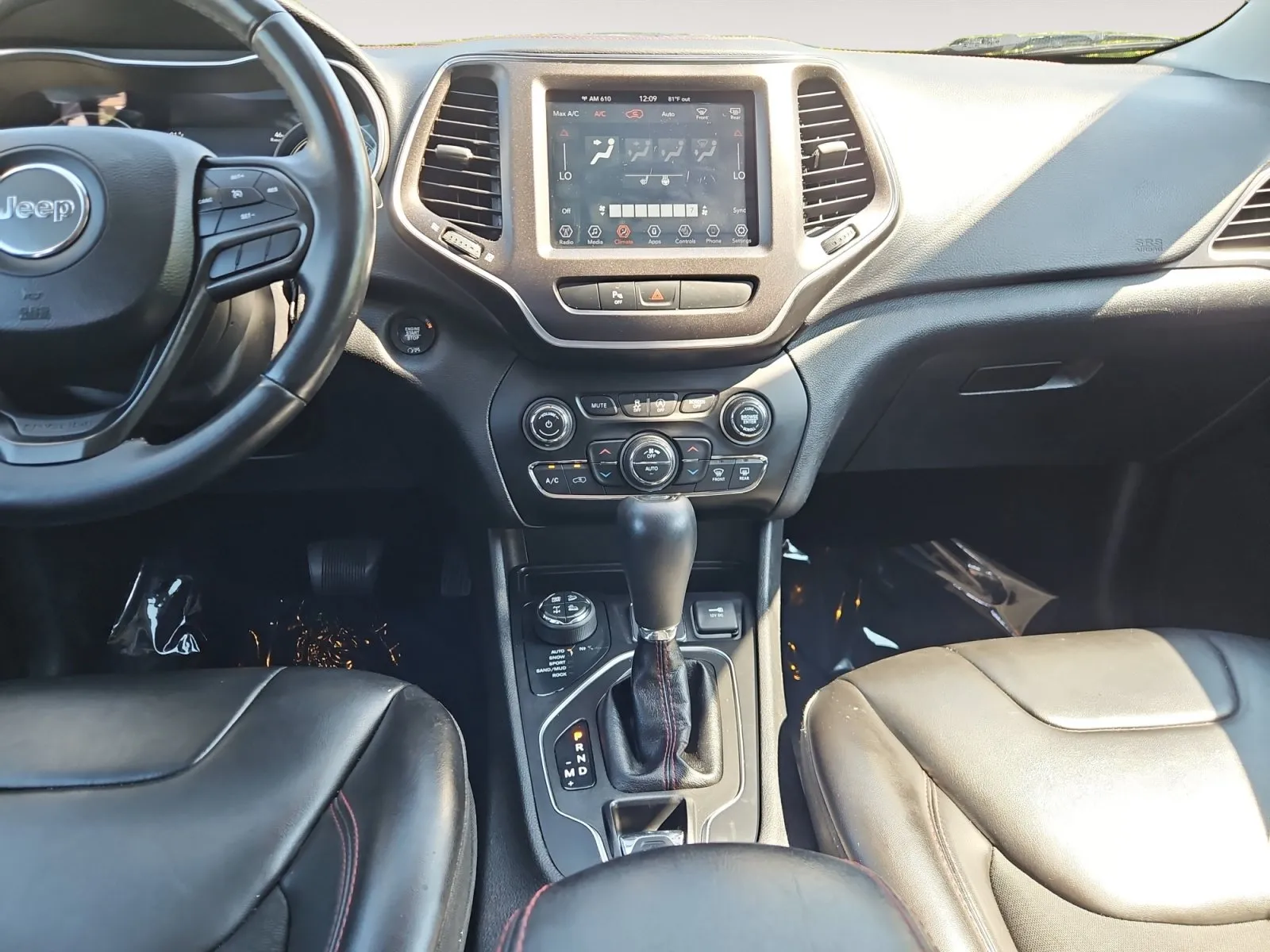 Jeep Cherokee photo 11