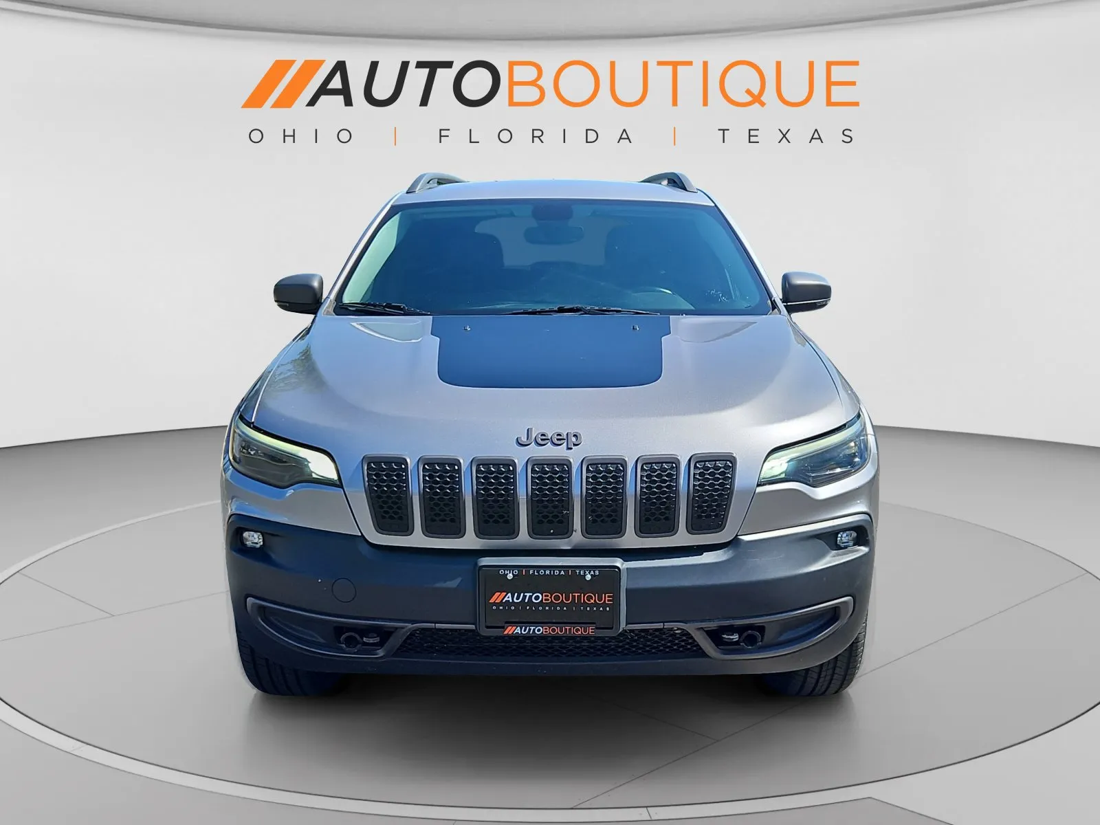 Jeep Cherokee photo 8