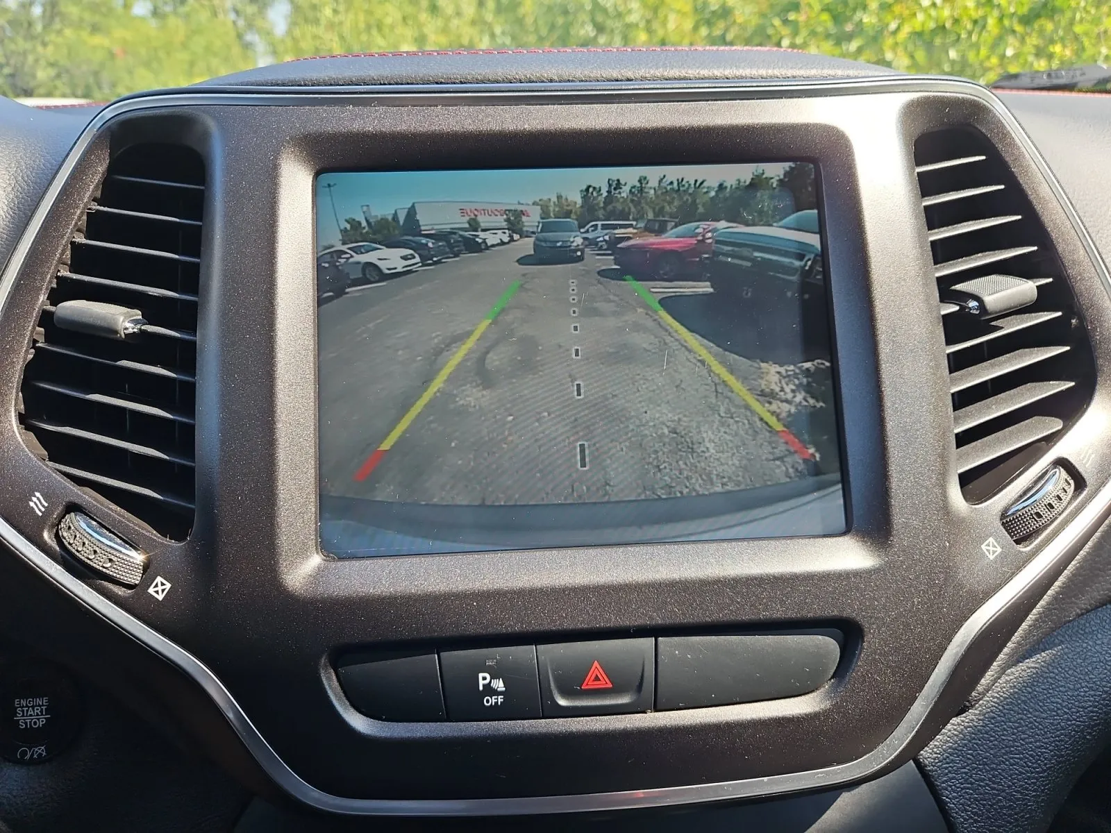 Jeep Cherokee photo 16