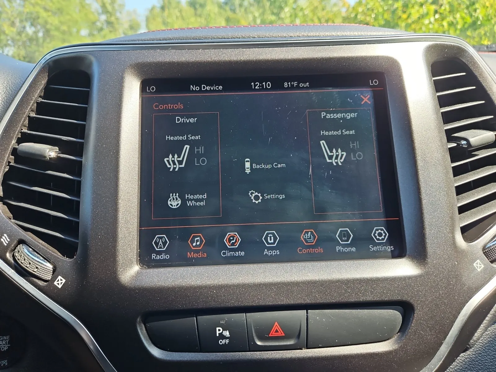 Jeep Cherokee photo 18