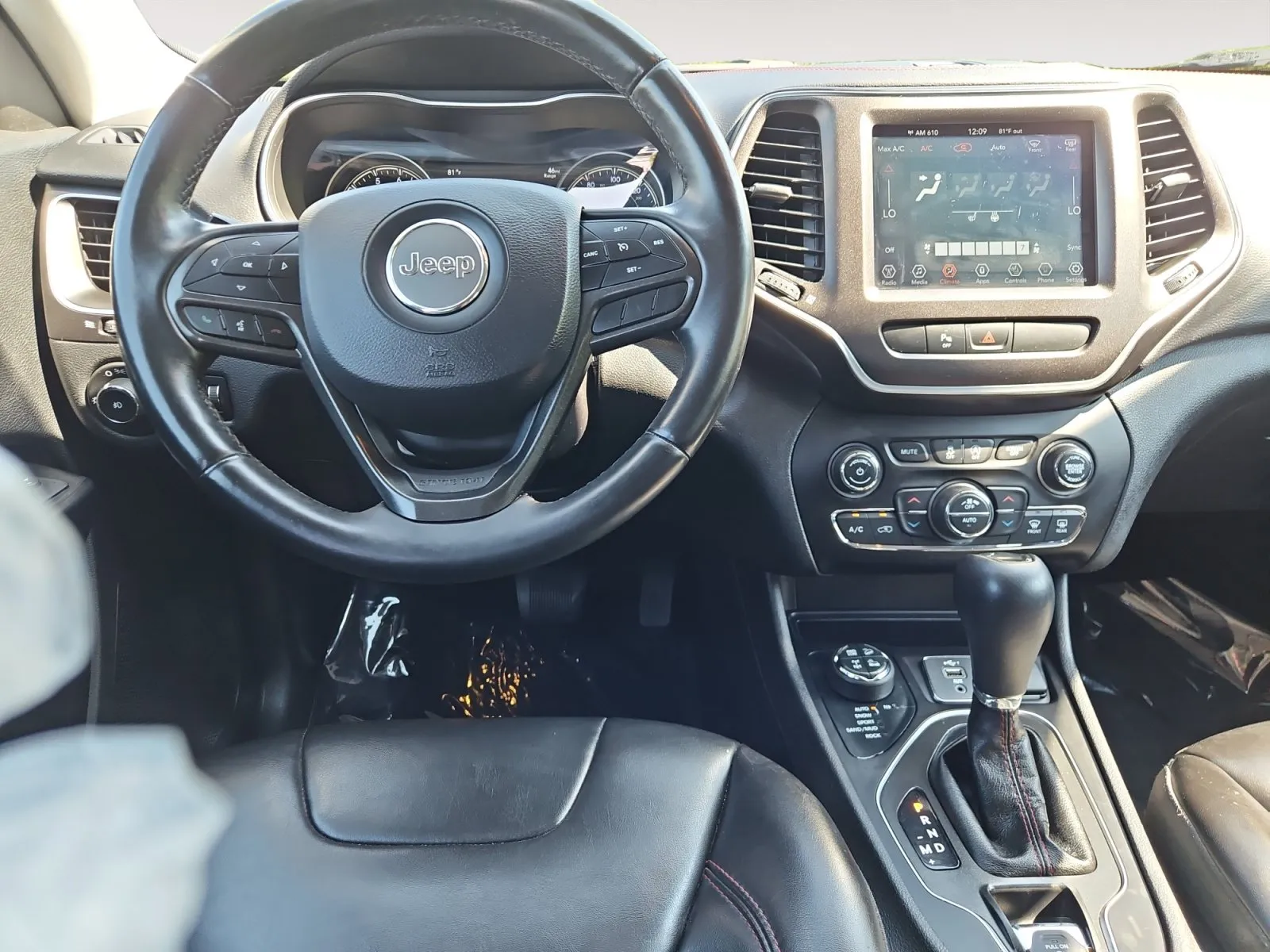 Jeep Cherokee photo 10