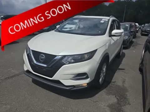 White 2020 Nissan Rogue Sport SV for sale in Columbus, OH