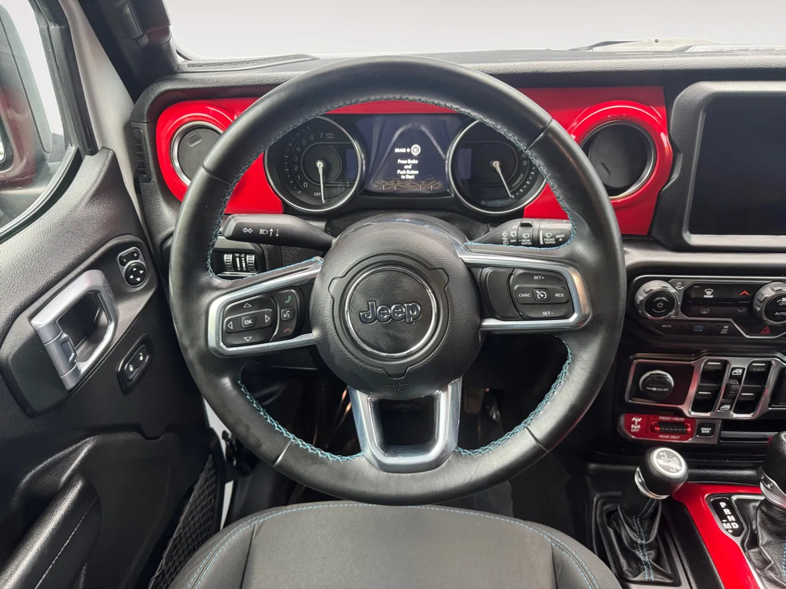 Jeep Wrangler photo 12