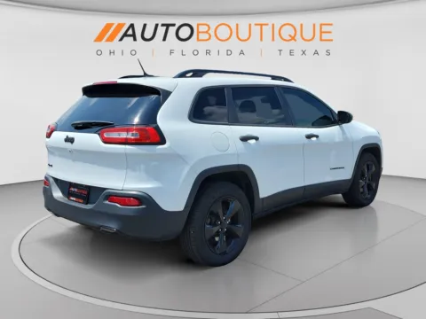 More photos of 2018 Jeep Cherokee Latitude at Auto Boutique Ohio, OH