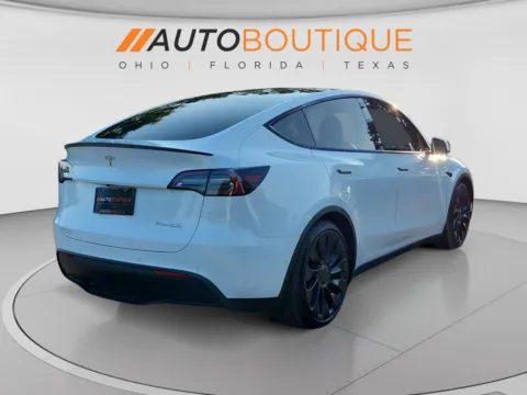 More photos of 2022 Tesla Model Y Performance at Auto Boutique Ohio, OH