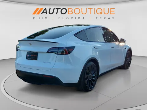 More photos of 2022 Tesla Model Y Performance at Auto Boutique Ohio, OH