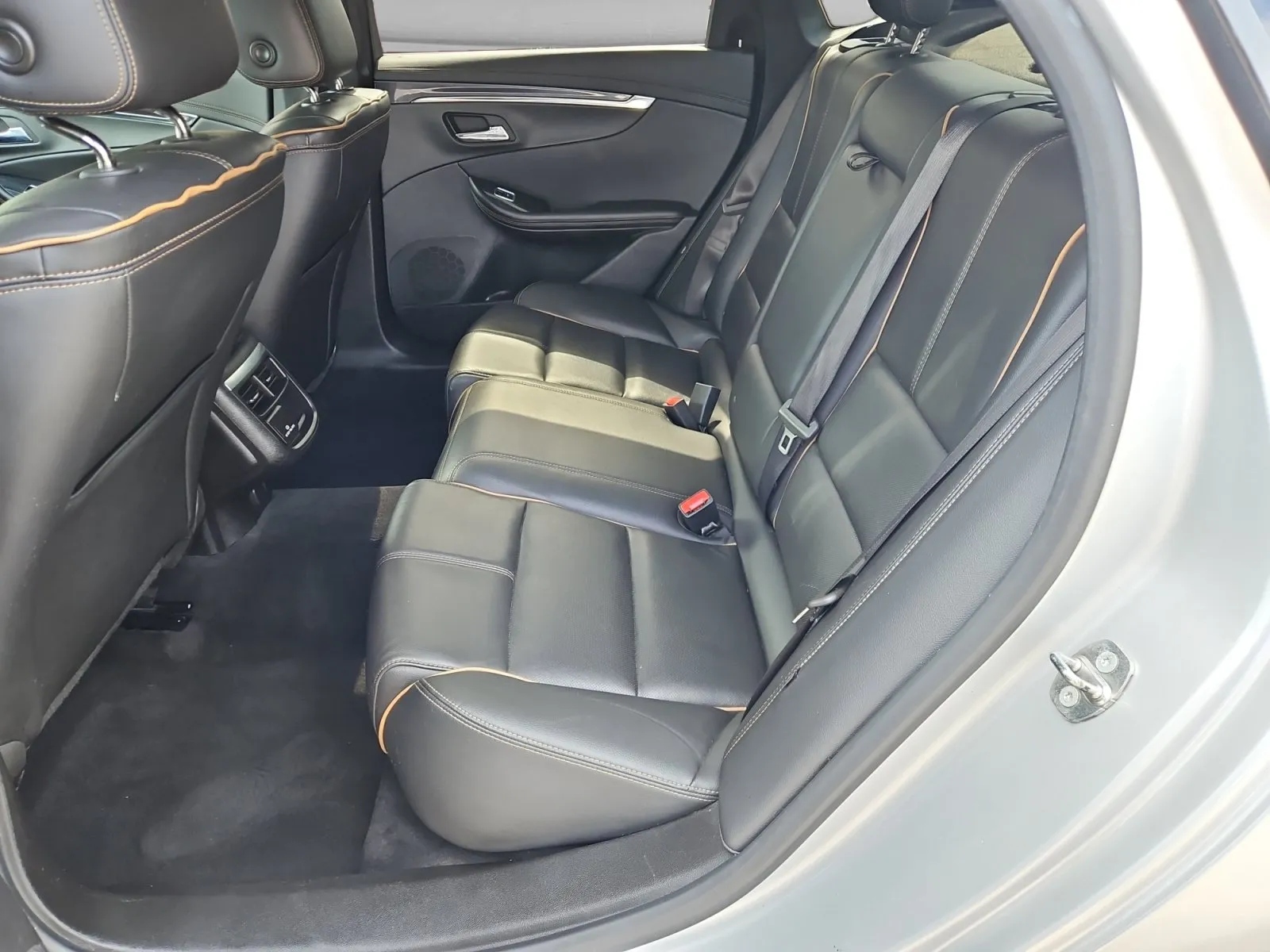 Chevrolet Impala photo 14