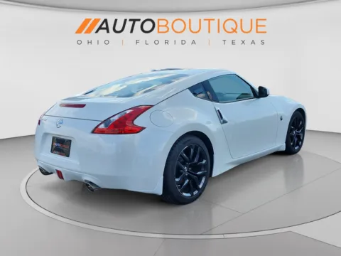 More photos of 2015 Nissan 370Z at Auto Boutique Ohio, OH
