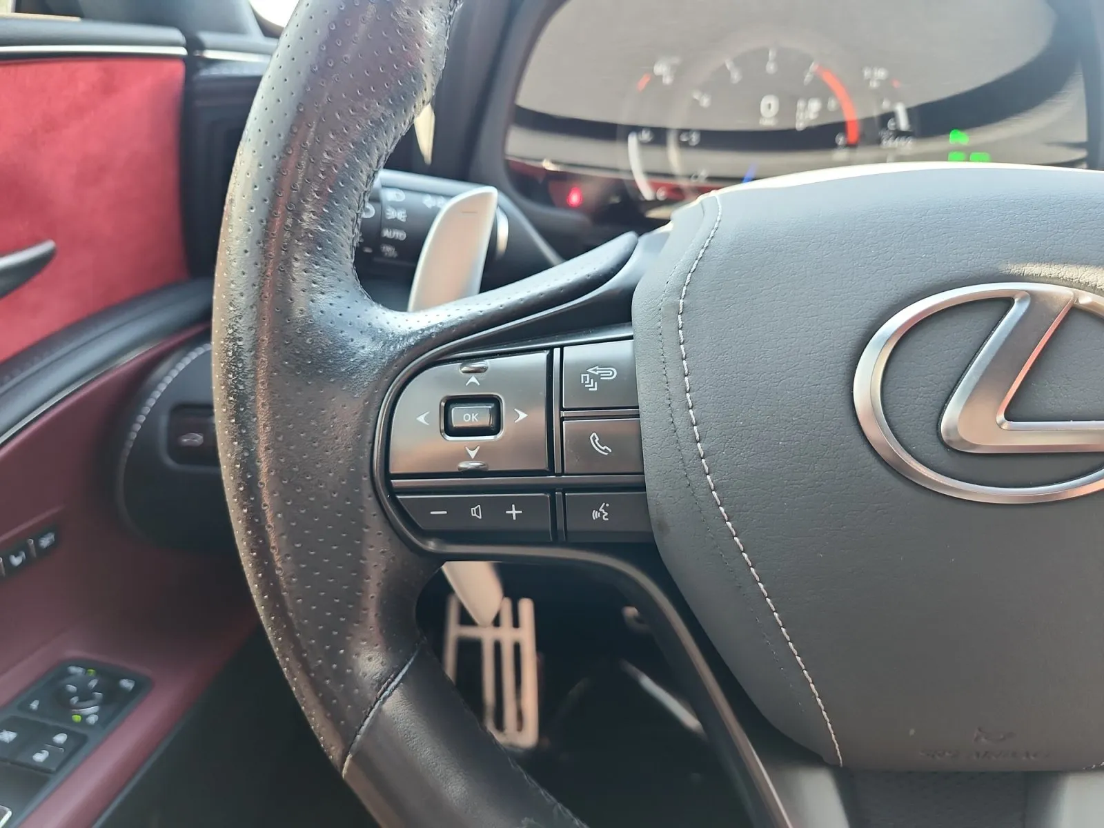 Lexus LC photo 29