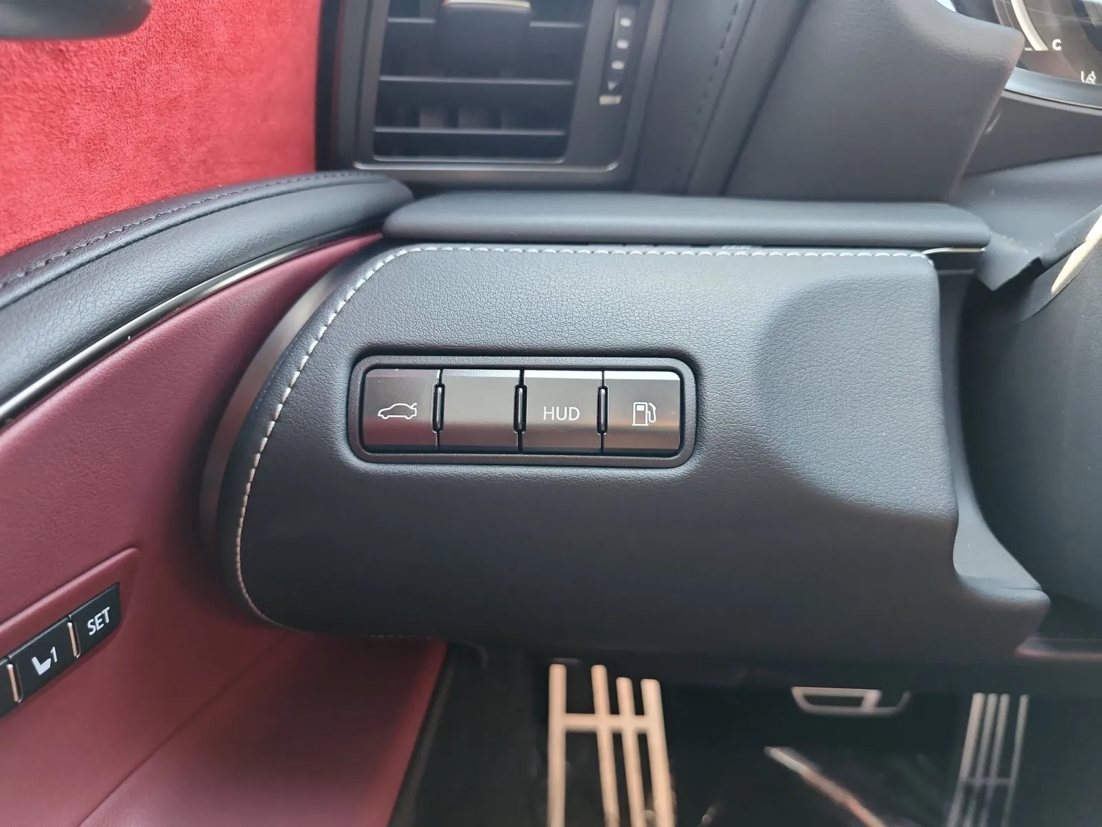 Lexus LC photo 30