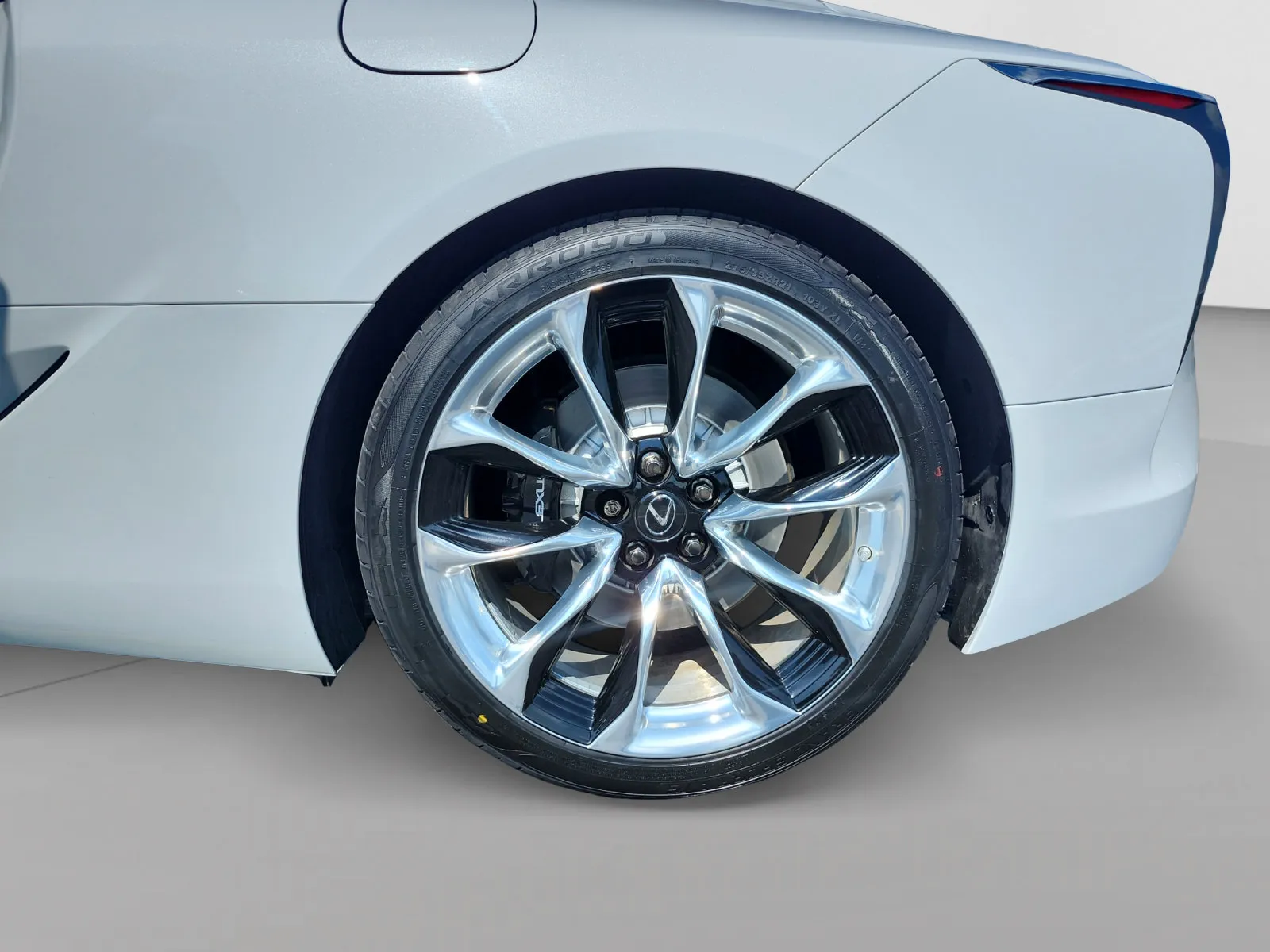 Lexus LC photo 14